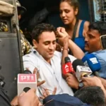 মুম্বাইয়ে আটক ইমরান খান