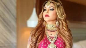 ১৬ বছর আগের ঘটনায় ফাঁসলেন রাখি সাওয়ান্ত