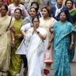 দিল্লির পর কলকাতার রাজপথে মমতা