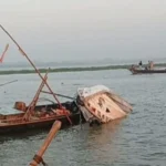 জেলেদের ধাওয়া করতে গিয়ে ডুবল নৌপুলিশের স্পিডবোট, অতঃপর…