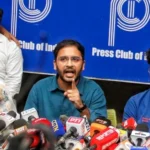 ভারতজুড়ে আন্দোলনের ডাক ককরোচ পার্টির